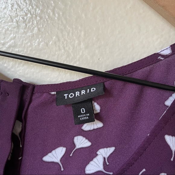 Torrid | Abbey Georgette Button Back Blouse - Picture 3 of 7